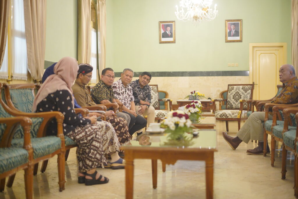 Pertemuan Paku Alam X dan AMPHURI Dorong Sekber Haji Umrah DIY;